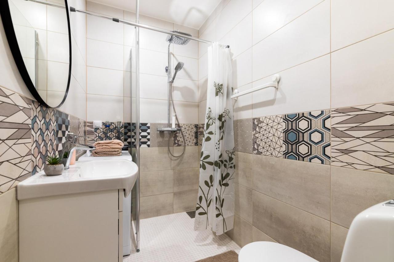 Appartement Charming 1Br In Superb Location, Free Parking & Wi-Fi à Tallinn Extérieur photo